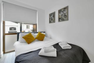 Aldenham Road 3 Bedroom Apartment Next to Bushey Station - Watford - 0
