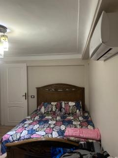Nice stay in modern 2 bedroom flat with 3ACs, 2Flat screen TVs, Free Wi-Fi large balcony in the heart of Alexandria - 5