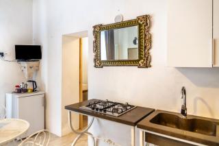 Monolocale con bagno, angolo cottura e letto matrimoniale a Baldacchino - Monterotondo - 9