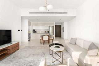 Silkhaus 1BDR Marina Vista with Private Beach Access - Dubai - 9