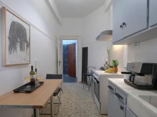 Central Apartment in Pangrati - Opp Pangrati Grove - Athens - 2