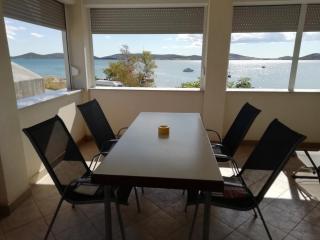 APARTMAN ZVONIMIR - Pirovac - 4