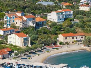 Apartments Alicia - Tkon - 0