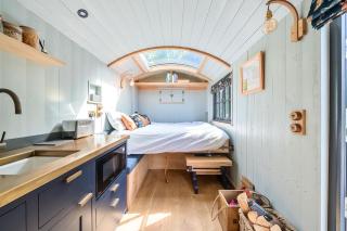 Shepherd Huts at Sheepscombe - Painswick - 5