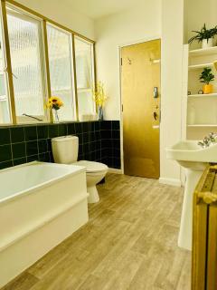Beachfront Party House for Stags & Hens - Brighton & Hove - 5