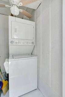 2BR 1BA Home near Nightlife and Beach - 3
