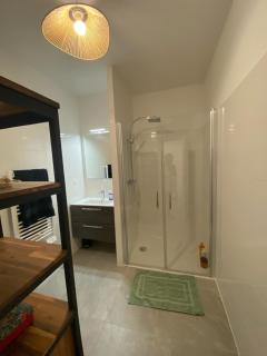 Très beau F2 neuf 50 M2 , grande terrasse 30 M2, très bien situé - Narbonne - 4