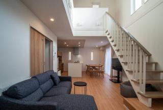 新屋 札幌中心薄野車程4分鐘 挑高設計客廳 和室空間 可停車2台 高速WiFi 豐平川河岸旁 - 0