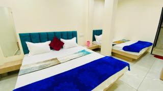 Hotel Raghavan in front of railway station platform no 8 - Ujjain - 7