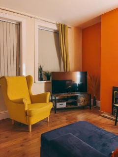 3 Bed House - Free Parking - 10 Minutes to City Centre - Perfect for Families, Contractors and Relocators - 1