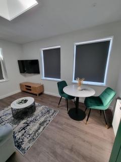 Round Tower Holiday Apartments - Seafront 1,2 & 3 Bedroom Homes Free Parking, WiFi - 5