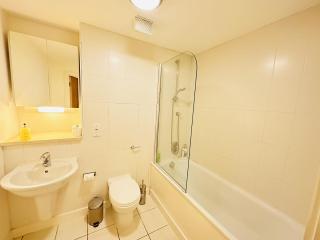 Cosy Modern Tower Bridge Apartment - London - 1