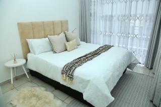 Your Entire Apartment - Kingsburgh - 3