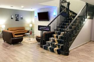 Quality Inn & Suites Cincinnati Sharonville - Sharonville - 1