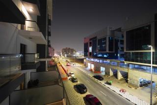 Brown Stone - Dragon Mart International City - Dubai - 4