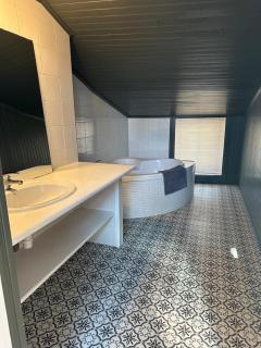 Maison 6 ch avec jacuzzi, PROMO AUTOMNE 2025 - 2