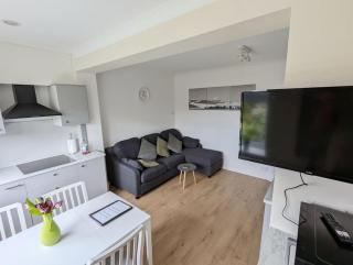 Rest Bay Beach Stay - Porthcawl - 8