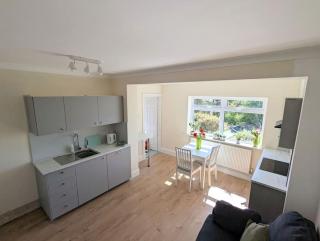 Rest Bay Beach Stay - Porthcawl - 6