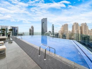 Luxe Central Marina Studio with Rooftop Pool - 6