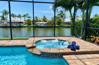 Villa Destiny by CoralVilla -spacious & modern, canal, pool & spa - Cape Coral - 6