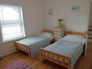 The Old Ship Holiday Apartment - Eastbourne - 4