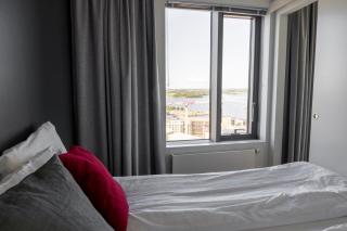 18th Floor Helsinki High Point 1 BDR Apartment with City View - Free Garage Parking - 7