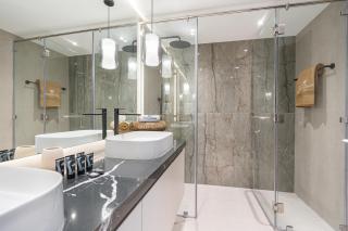 Elegant & Cozy 2BR Home in the Heart of Downtown - 8