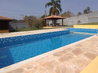 Chácara com piscina e amplo espaço gourmet à sete min da famosa estrada do roteiro do vinho - 4