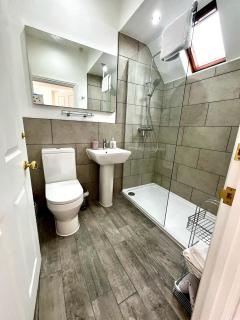 Flower Cottage by Ludlow Castle with Onsite Parking - 5