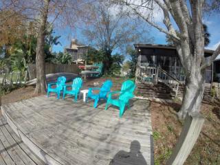 Mermaid Cove - Waterfront Home with Paddlecraft Direct Weeki Wachee River Access - Weeki Wachee - 9