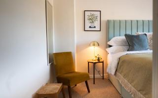 3 Bedroom House with Courtyard Garden and Parking - Chesterton - 9