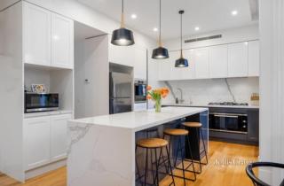 Spacious Room with Ensuite next to Coburg Station, Non Smoking House - 9