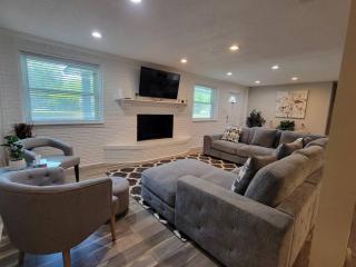 Com4ort Living Presents CJ's Landing - Beeghly Heights - 5