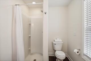 Alto D8 I Modern New Construction 2bd Apartment - Clarksville - 3