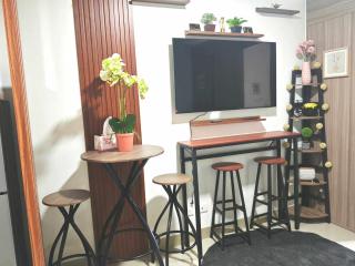 Zeki's Place - Shore 2 Residences MOA - 0