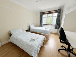 Bright & Spacious House Near Central London - Londres - 3