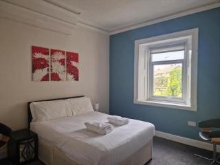 The Green - Corner Plot Getaways - Seaton Carew - 9