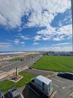 The Green - Corner Plot Getaways - Seaton Carew - 3