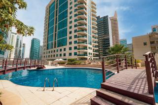 Expansive 5BR Dubai Marina Apt Near JBR Beach - Games - Pool - Dubai - 6