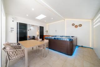 Private patong home 4BR Jazzuci and 3 BR minimal - Patong - 7