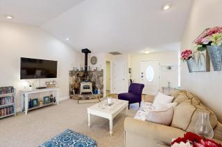 The Lake House - Groveland - 6