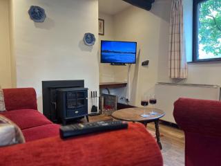 Bassenthwaite Farm Cottage, on a working farm in a tranquil setting - 8