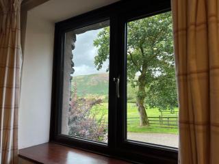 Bassenthwaite Farm Cottage, on a working farm in a tranquil setting - 7