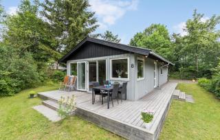 2 Bedroom Nice Home In Rønde - 1