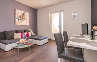 Amazing Apartment In Biograd Na Moru - Biograd na Moru - 8