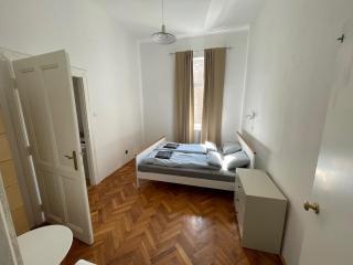 Erkel Apartment - Budapest - 8
