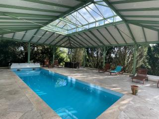 Domaine Spa Perret-Piscine Été-Promo 2 Nuits avec 1H Jacuzzi Offerte ! Giverny à 3Mn-Jardins Monet-Le Vexin-Parc 3Ha-Aire de Jeux Enfants-Ping Pong-Options Breakfast-Dîner-Billard-Sauna-Fitness-Hammam-Château ArtDéco MasterSuite en B&B ou Gîte de Charme - Sainte-Geneviève-lès-Gasny - 0