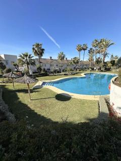 Chalet con barbacoa y piscina - Estepona - 7