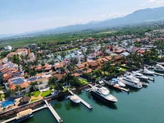Luxurious Oceanfront condo with Unmatched Panoramic Views - Puerto Vallarta - 9