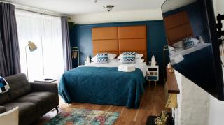 Riverbank Studios - Westport - 2